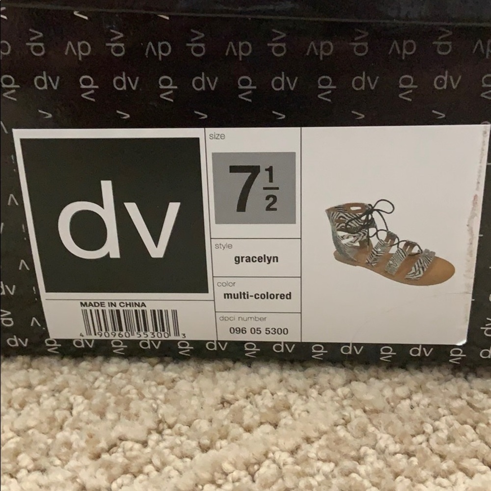 Shoes - Picture 4 of 4